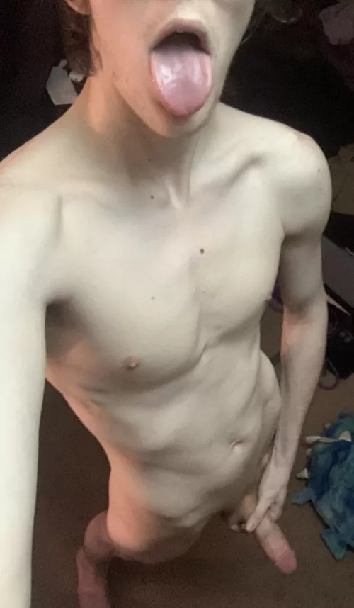 Just a 6’5 21yo by sixfootaddict