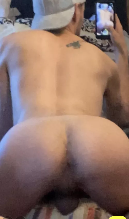 Just a bottom in his natural position. by neosporin1991