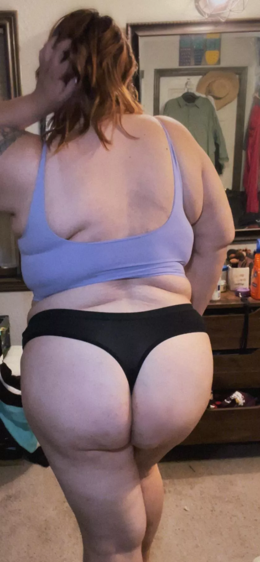 Just a curvy rolly phat creature posted by deputyj6