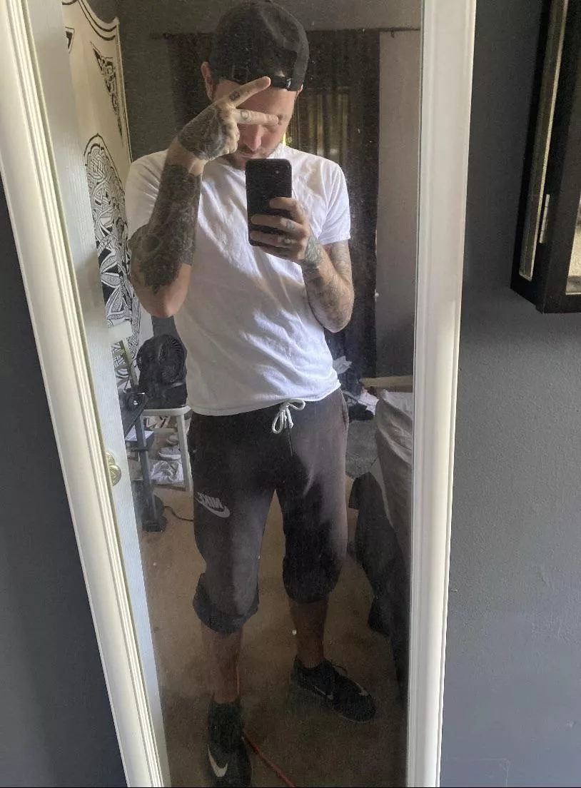 Just a lazy sweatpants day. posted by Coconutdragula