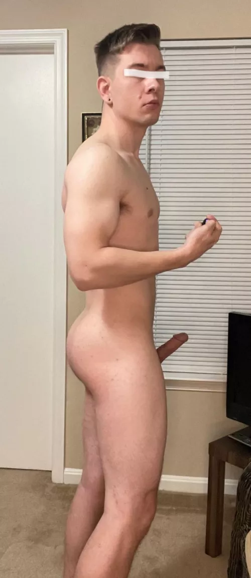 Just a little bicep flex 💪🏼 by tjg1894