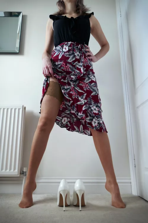 Just a little cheeky flash, that’s all you need x by the_soles_next_door