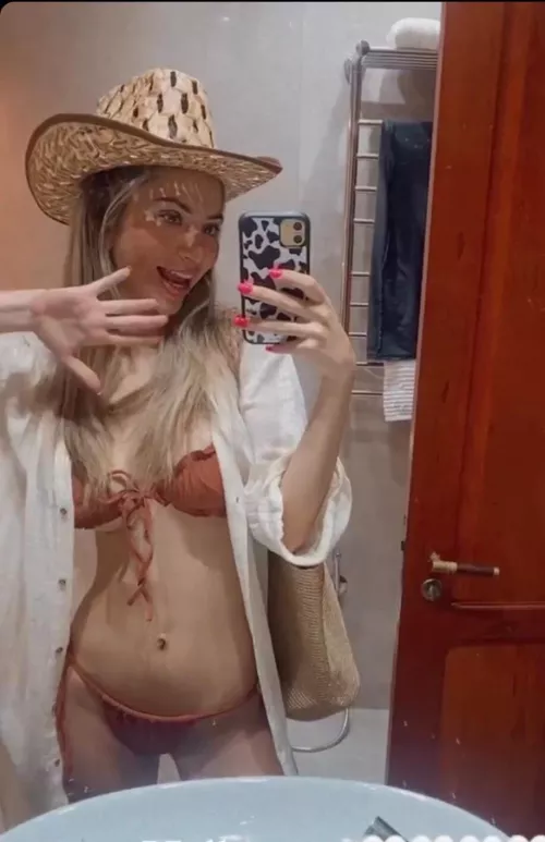 Just a little glimpse 🥰🥰 by Josefina_josjos