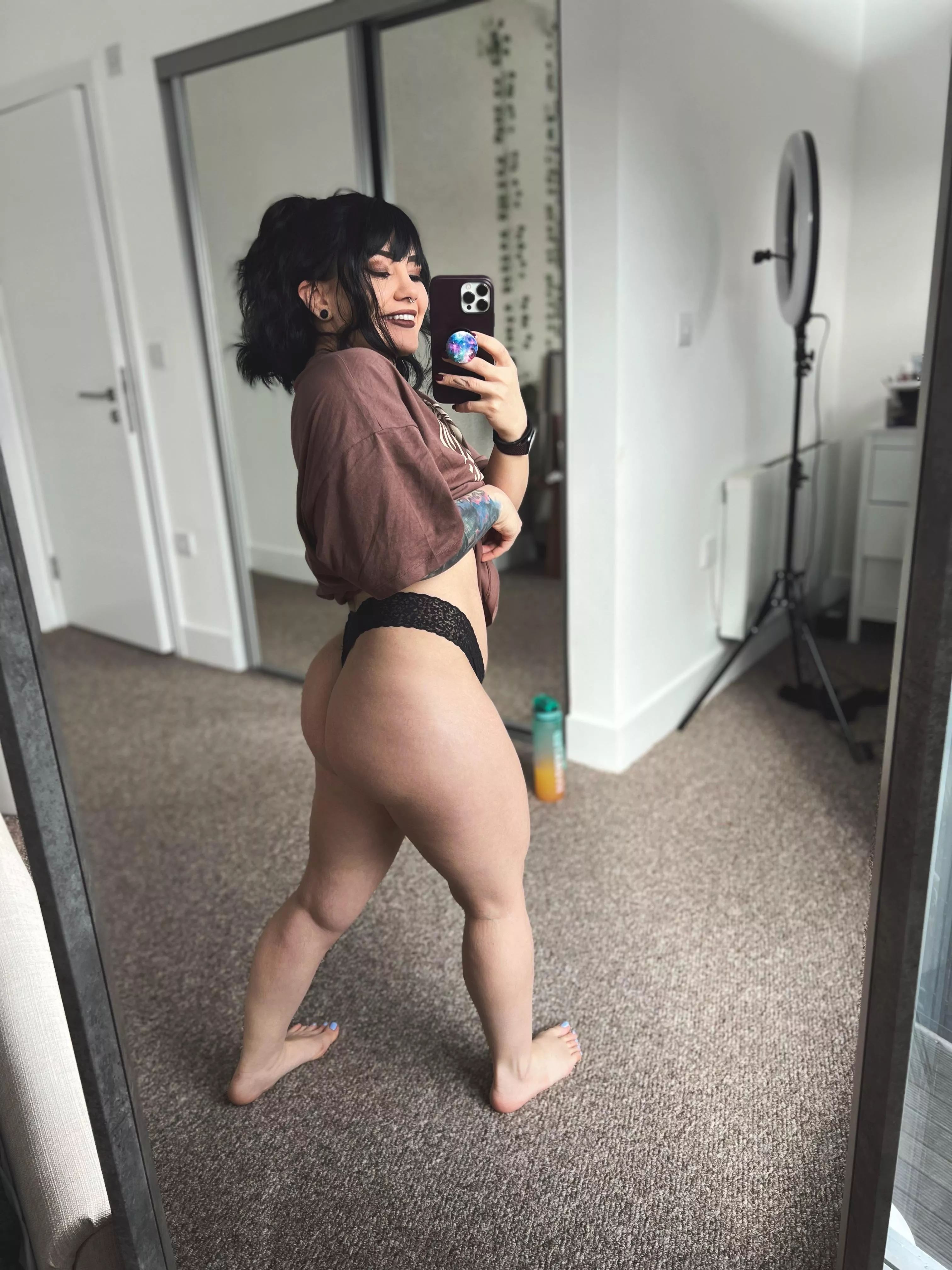 Just a morning booty pic to brighten your day 🖤 posted by power_midget
