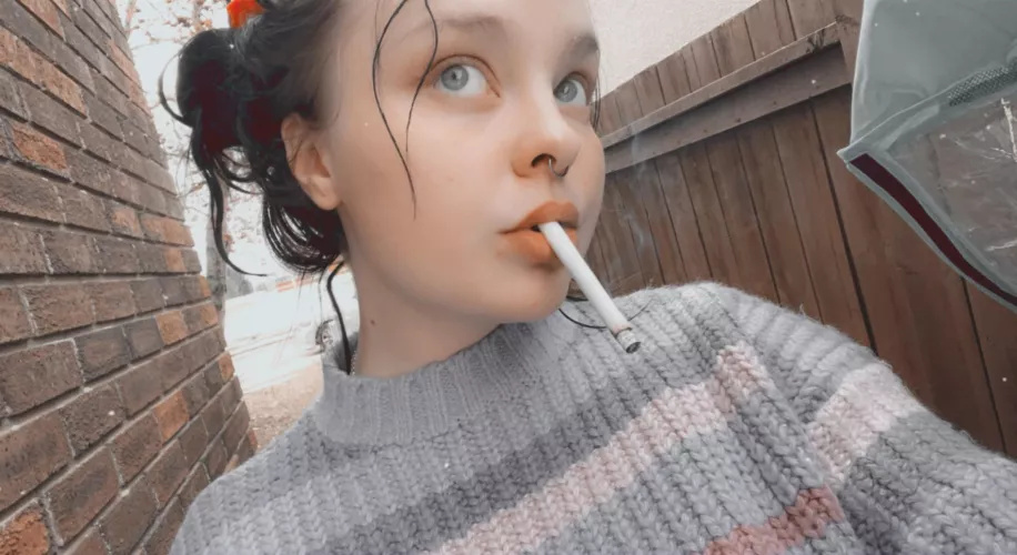 Just a nice morning ciggy by candyvix3n_