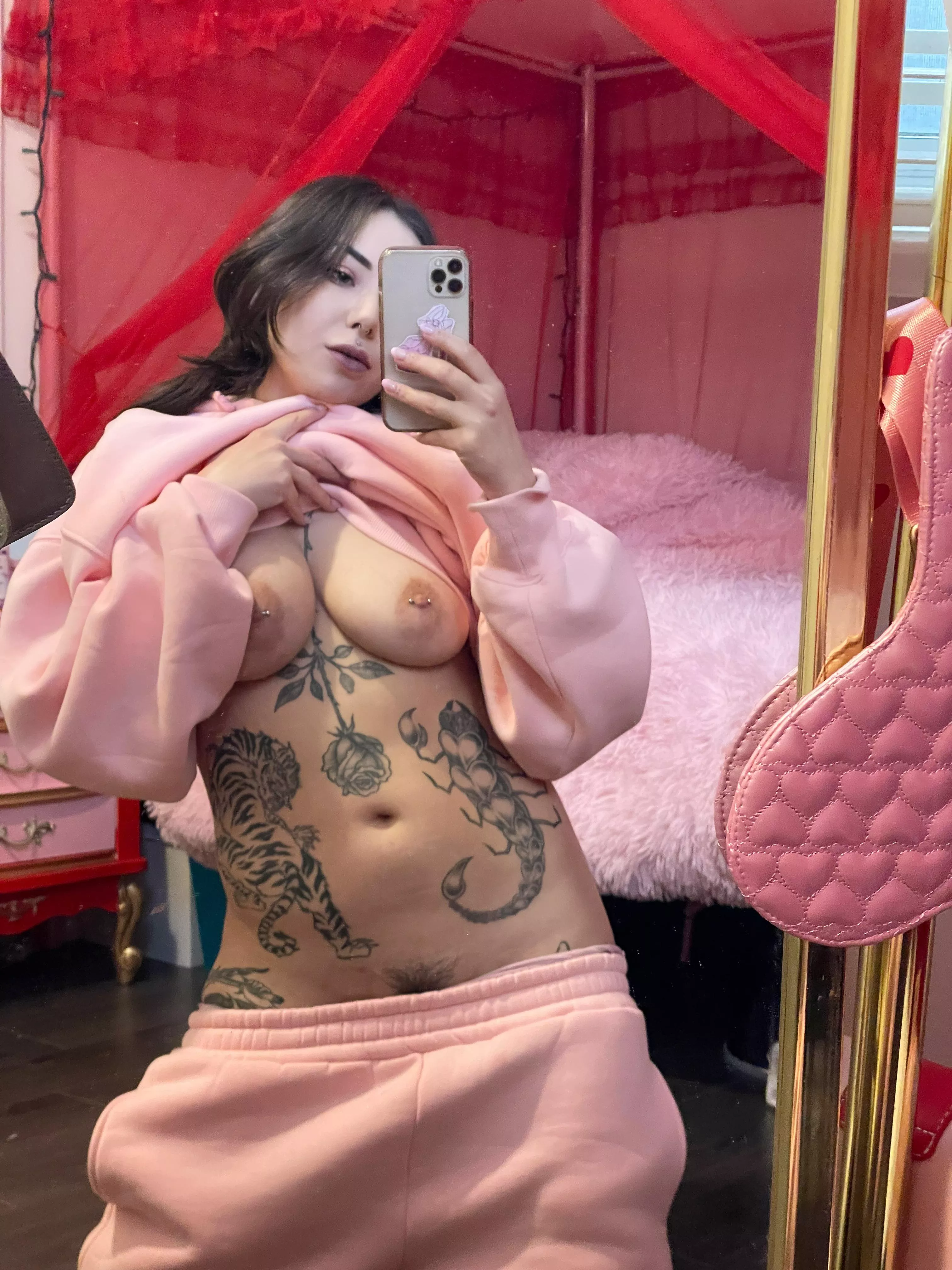 Just a peak! posted by baby_spyce_