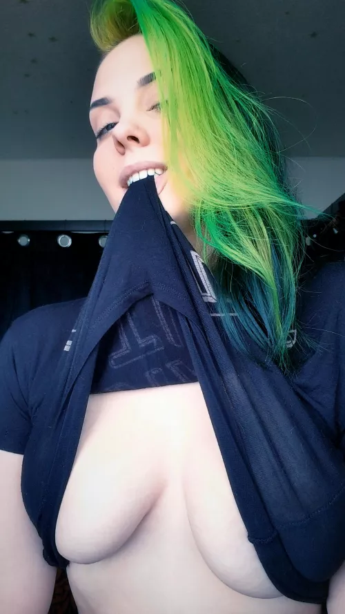 Just a peek. 😜 by TeenyWalrus