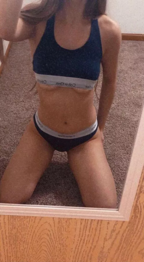 Just a peek by emma_honey1