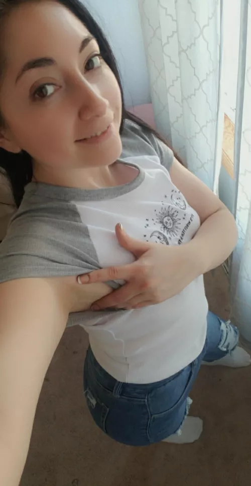 just a peek 😉 by --LittlePrincess--