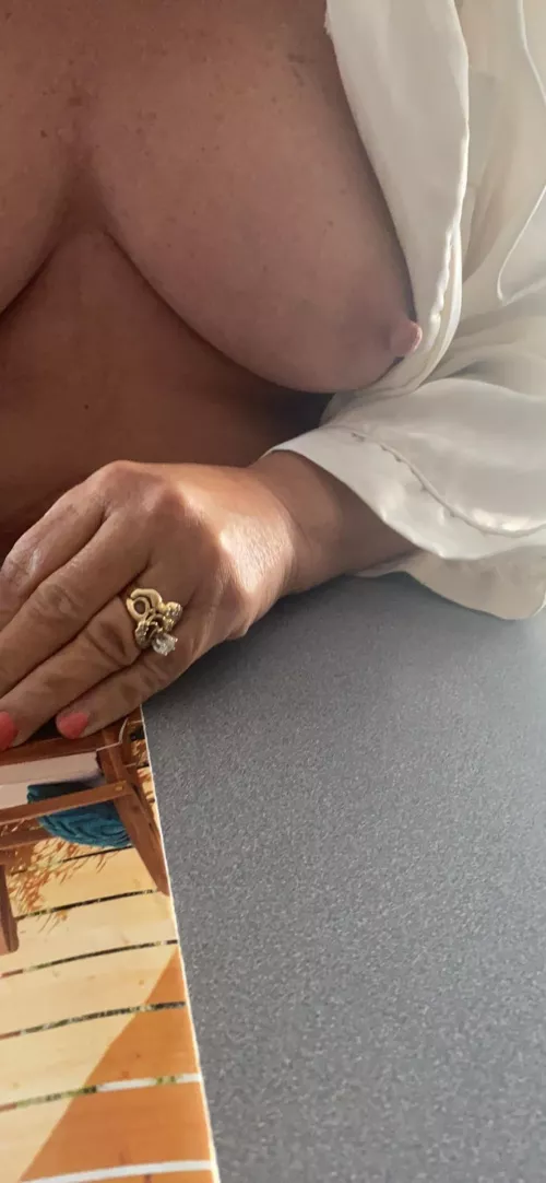 Just a peek by HMF32