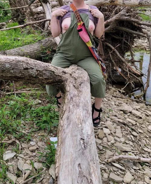 Just a quick peek by Mountain-Feeling-147