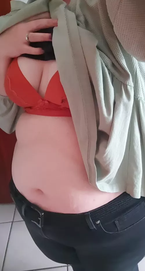 Just a reminder to think of me... by Gold-Active1920