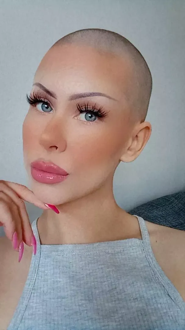 just a selfie today posted by NylaRenOfficial