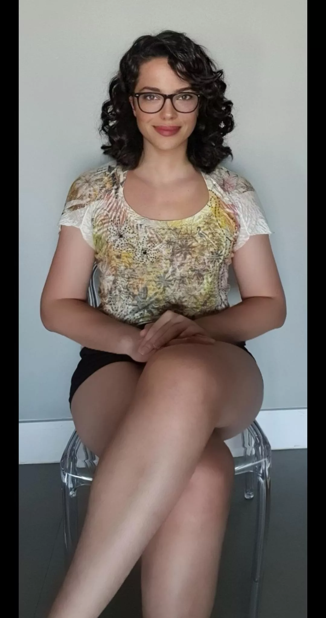 Just a simple and shy girl waiting for you 😘 posted by Ambitious_Pin_3769