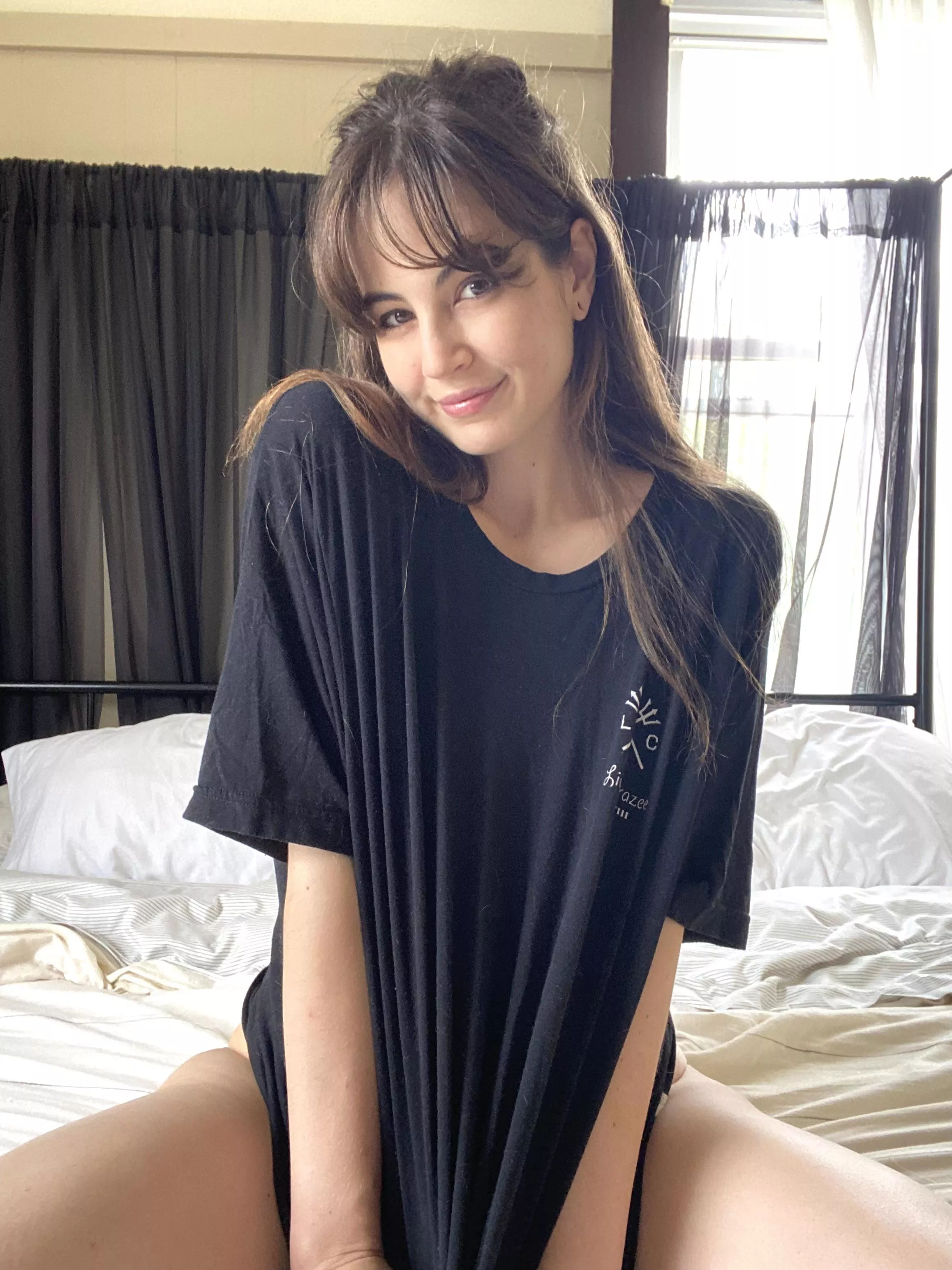 Just a sweet lil milf who loves to help you cum 💦🤍 Fetish Friendly 🤍 Love to chat with my fans 🤍 Custom content 🤍 posted by itsfall16