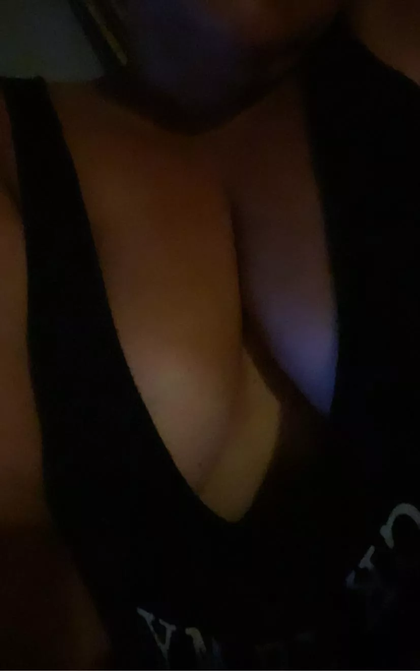 Just a tease 😘 posted by puffpuffpostt