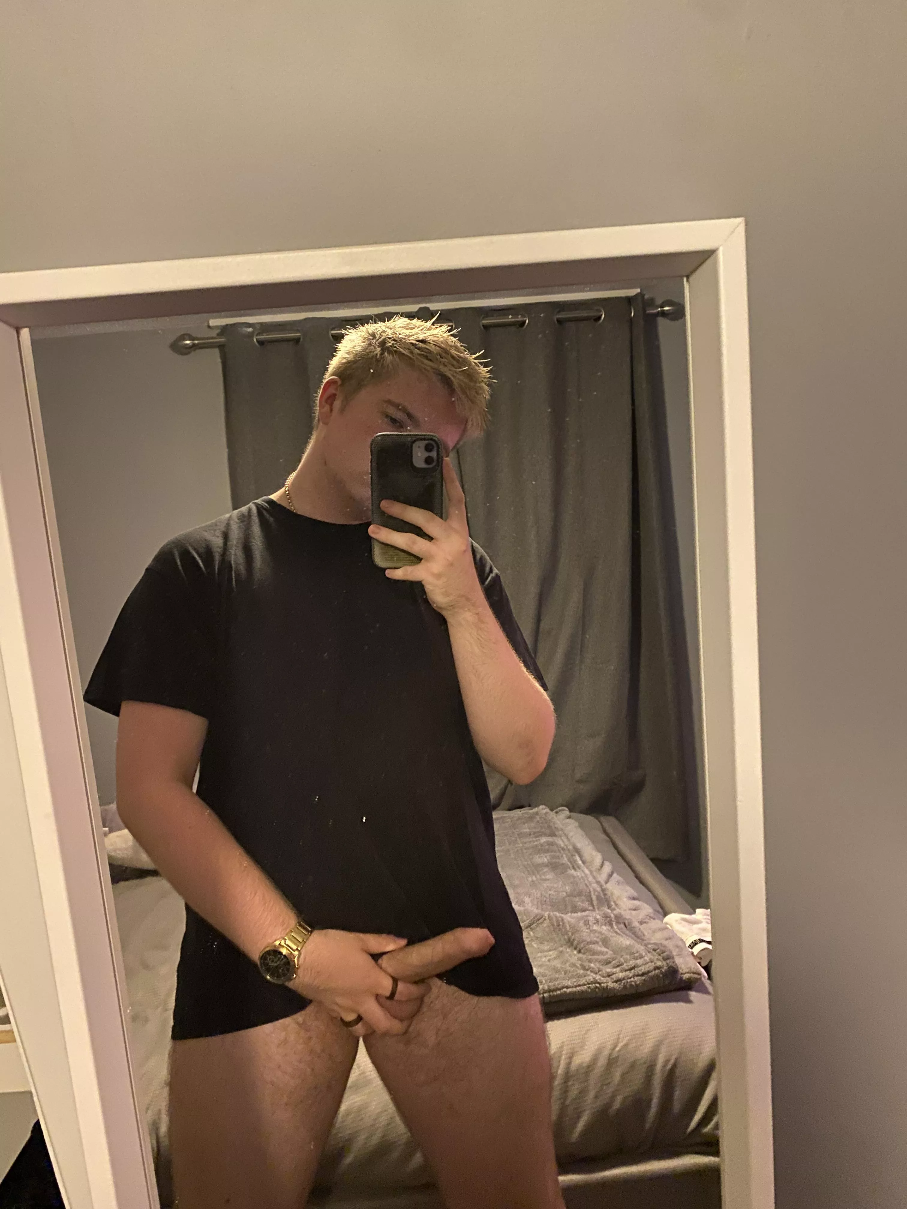 Just a typical mirror selfie posted by liamlill