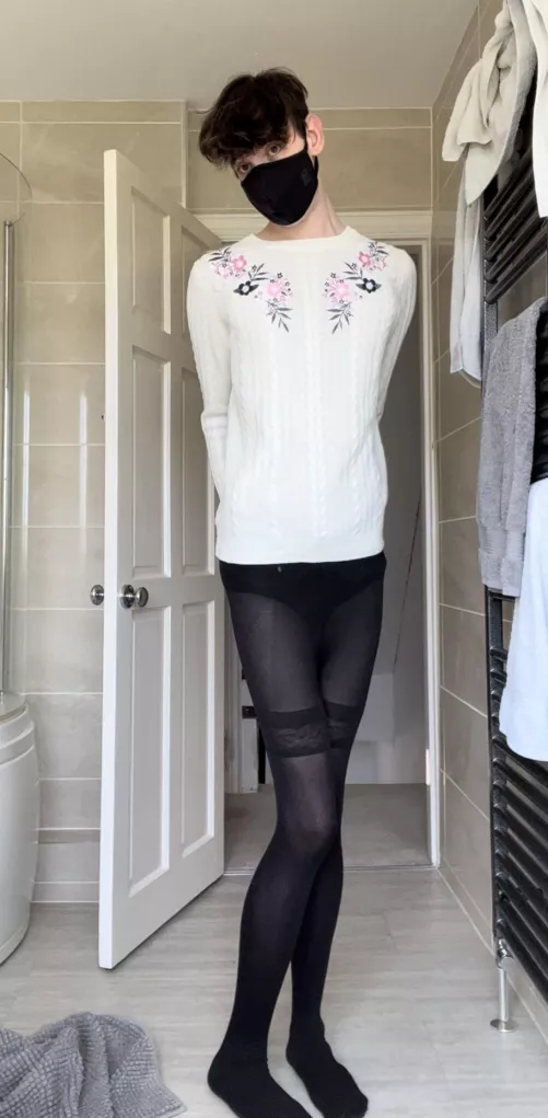 Just a uk femboy saying she loves you 🥺💕 by Foxboi_ryanx