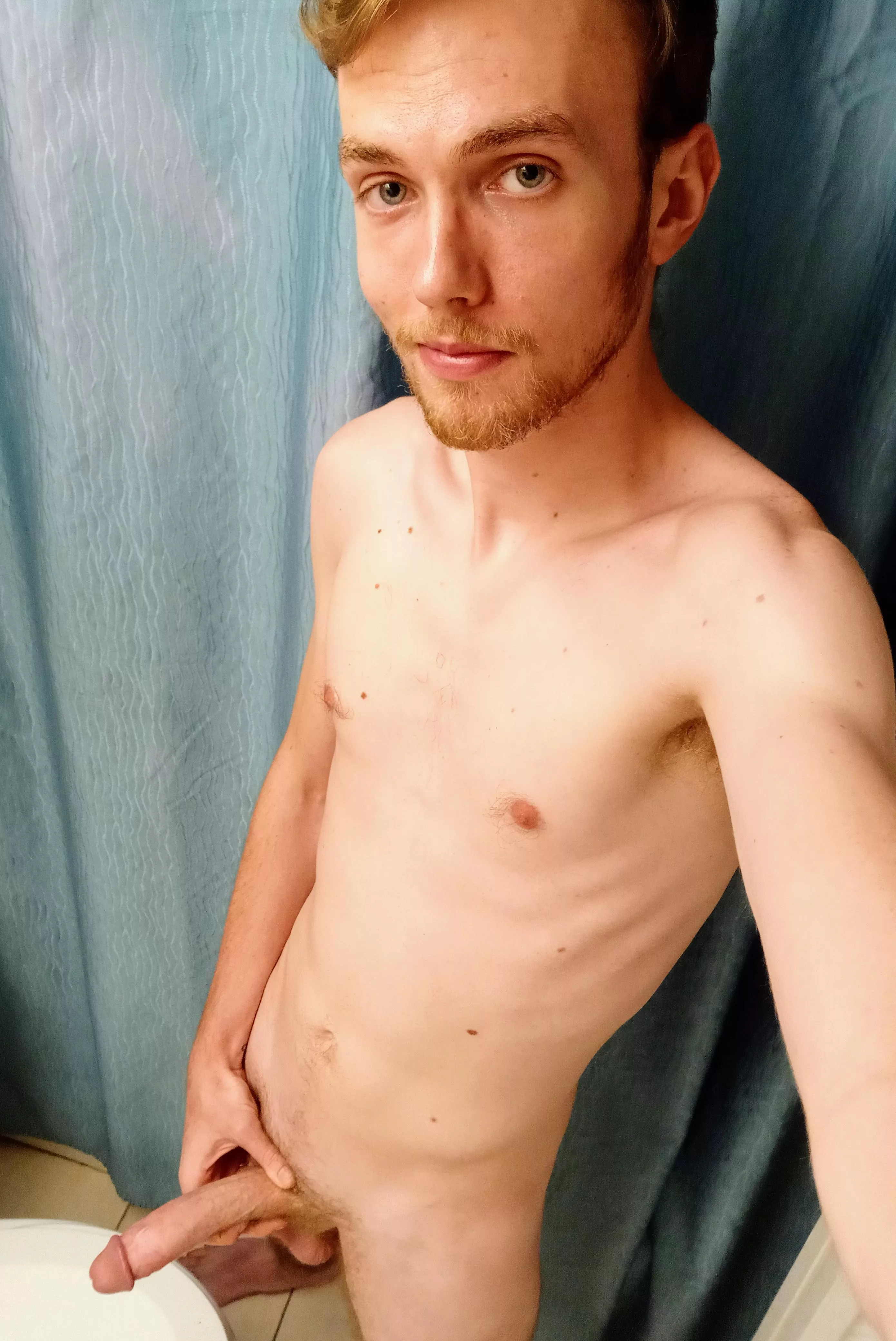 Just an average guy who loves to show off 😉 posted by DeadBatteries13