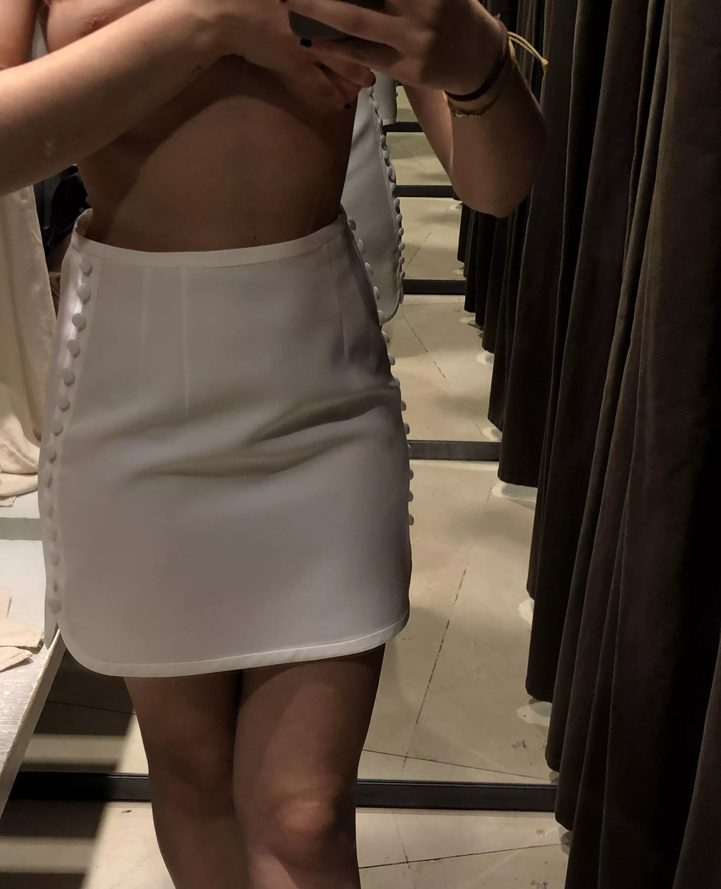 just an italian gal in a changing room posted by Due_Advisor_5122