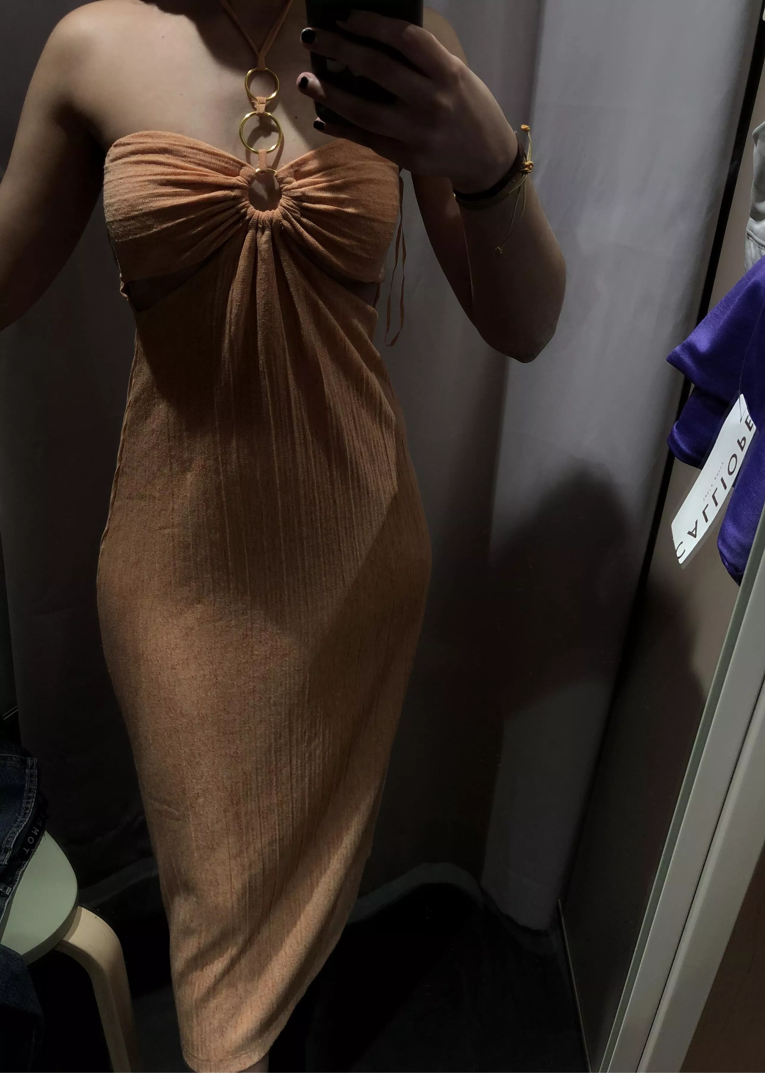 just an italian gal in a changing room posted by Due_Advisor_5122