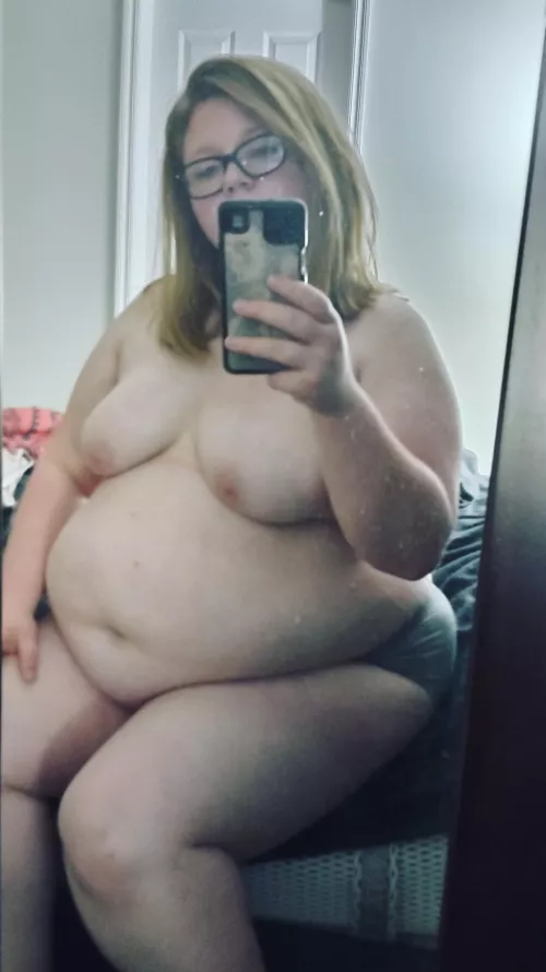 just being plump 🥰 by War-Stunning