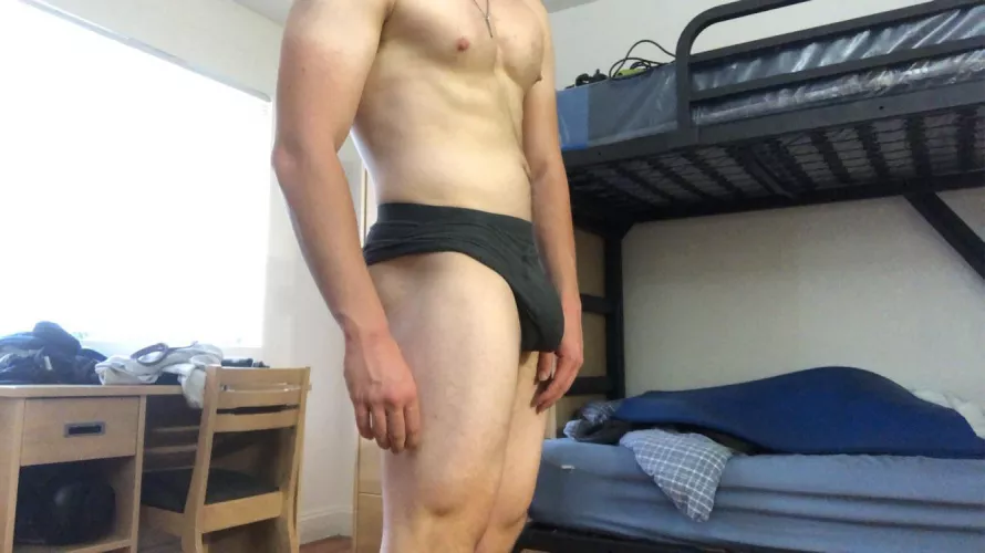 Just bored in my dorm by hellohelloyoyo