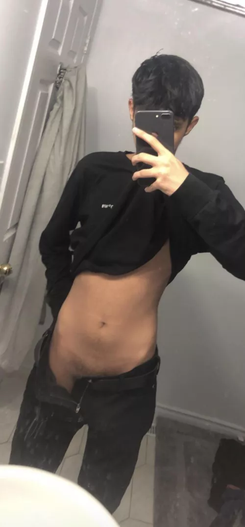 Just came from a family dinner and am quite bored. by nickmondd