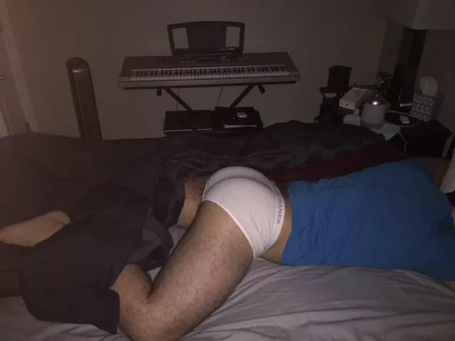 Just catching some Z’s posted by skittlerainbow14