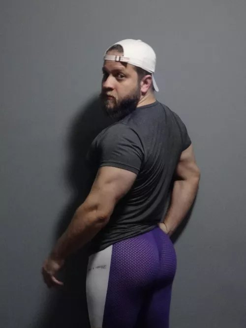 just checking =P by Reneezavetti