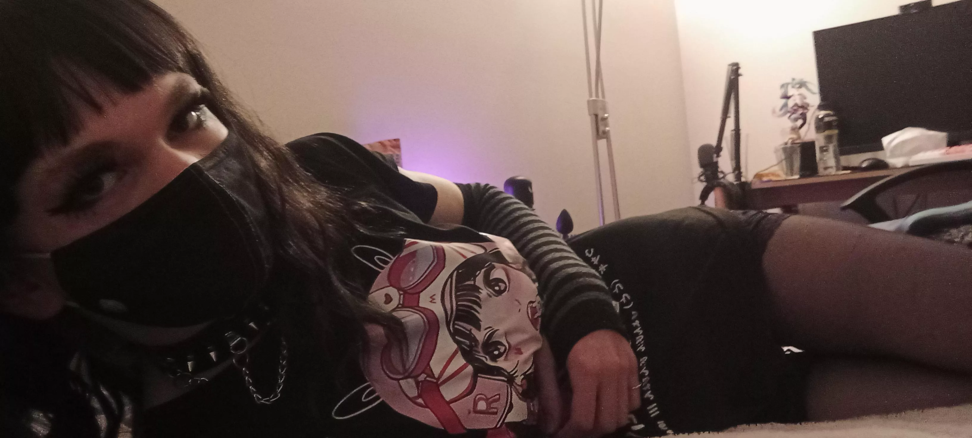 just chillin' posted by Oomserco