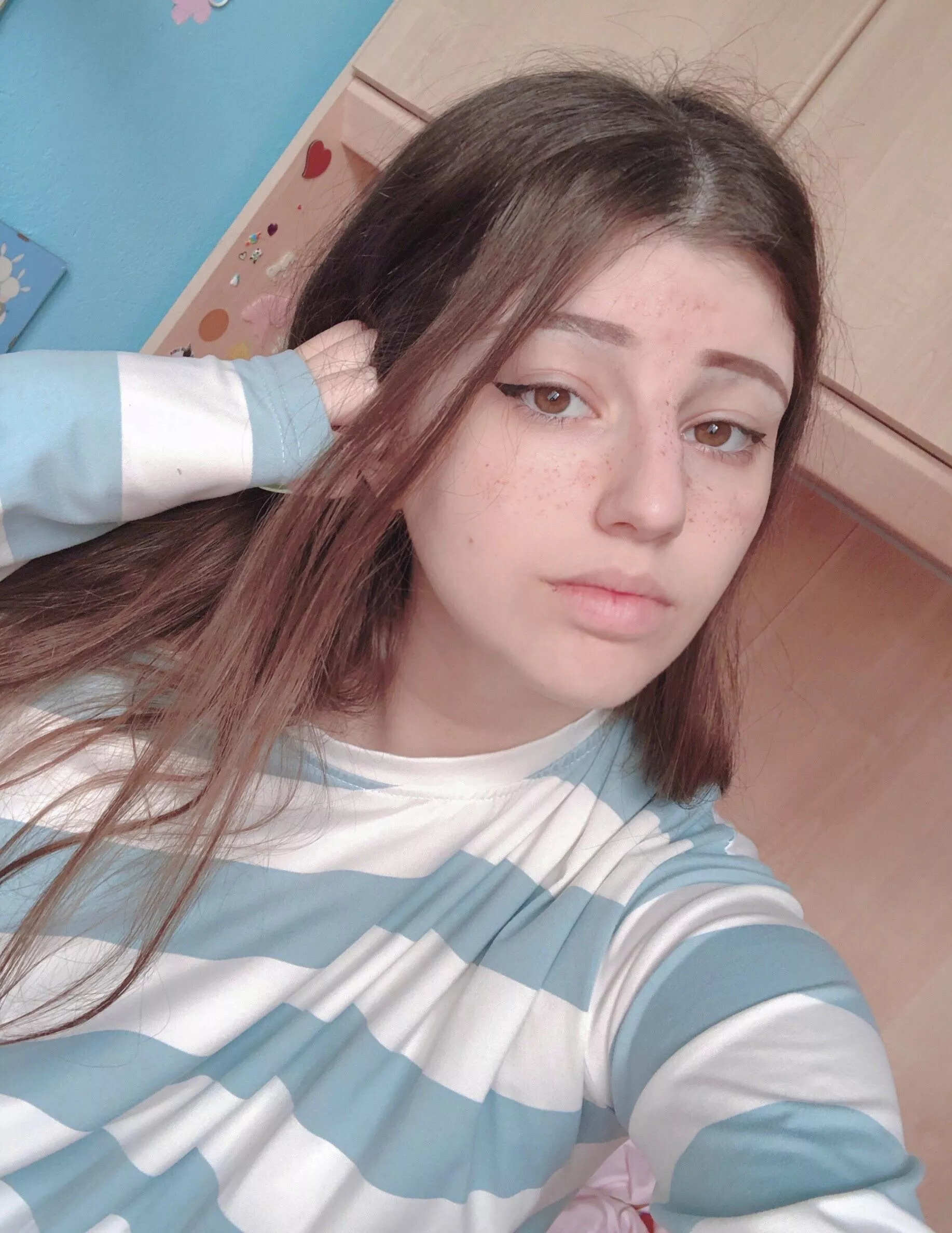 Just chilling in my room🥰 posted by Ichig0xoxo