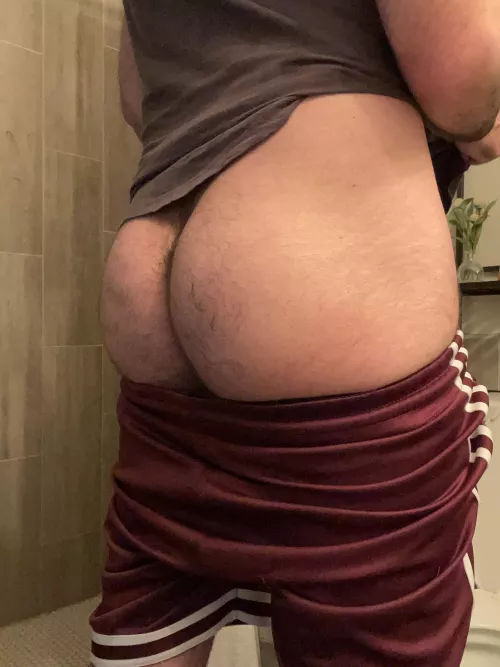 Just did a workout, trying to get a little bigger. by callmewilll_