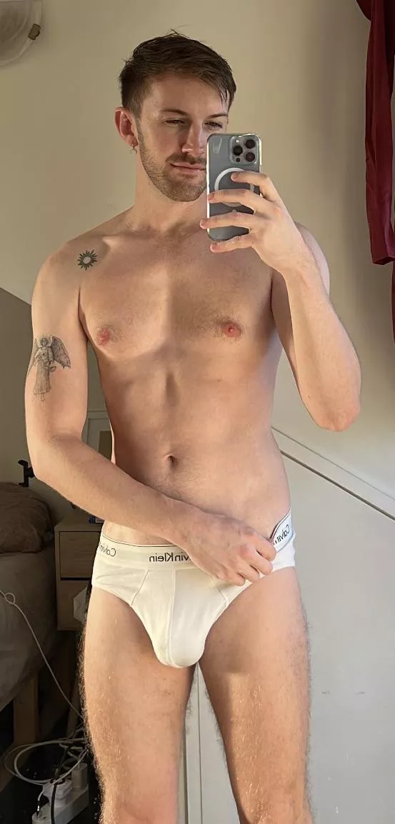 Just enjoying the morning sun through my window ☀️ posted by simonomnom