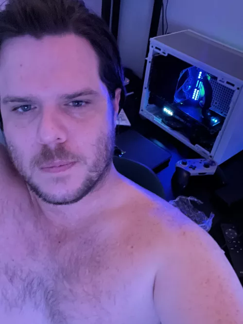 Just finished a new build, suck at gayming though 😂 anyone what to help by HeyStarlight