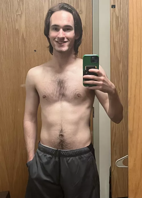 Just finished my first workout in a few weeks and feeling pretty good about myself! 😊 by Highlighter26