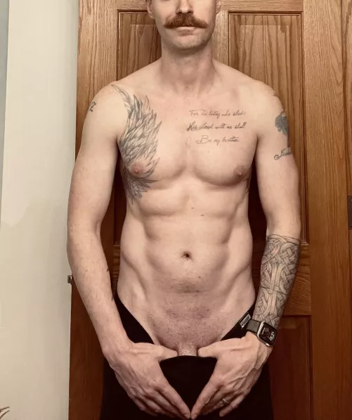 Just finished my workout, feeling great. 😋 by peakygent