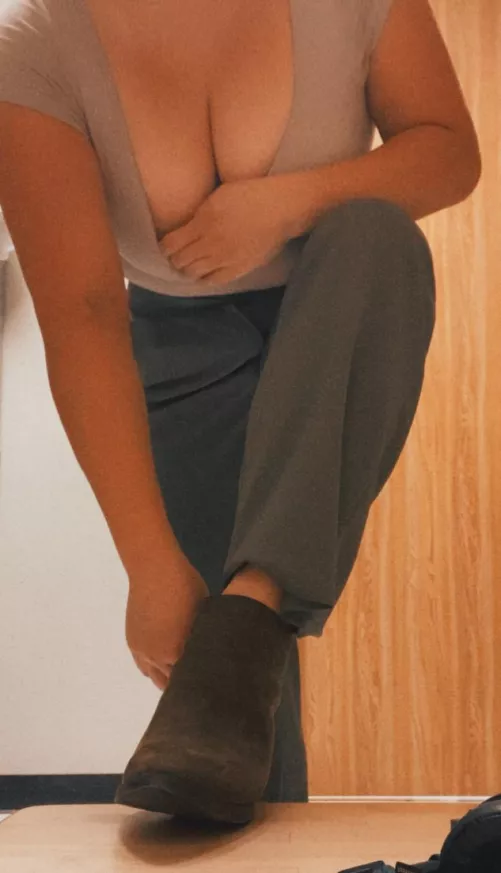 Just [f]ixing my shoe. 😉 by toxxicivy