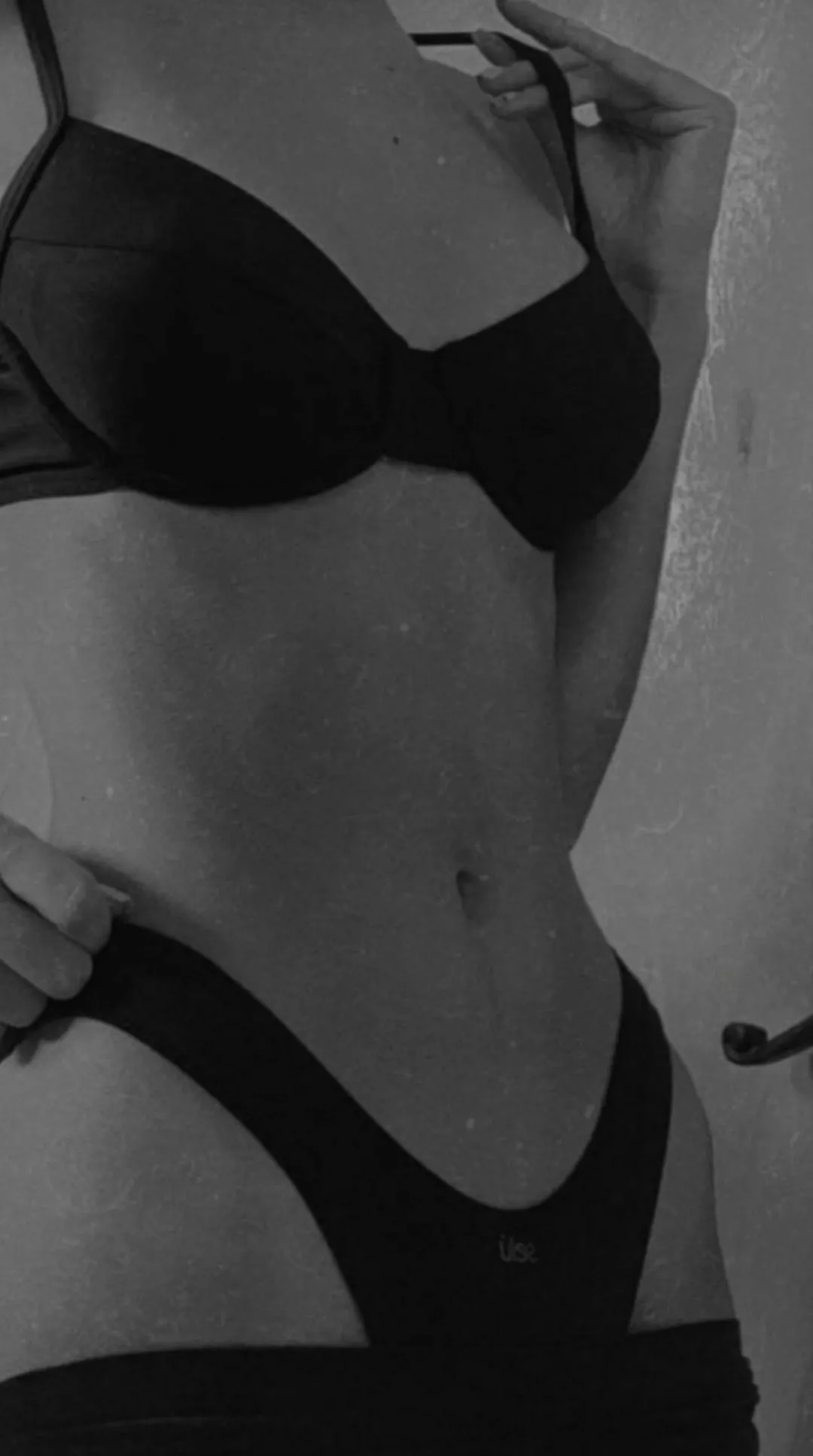 just getting naked. don't look😉 posted by Ill-Pomegranate-5799