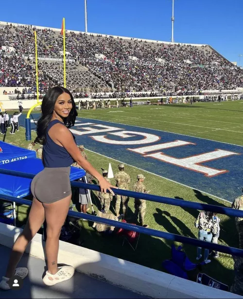 Just got a new fleshlight and im Looking to trib someones hot GF, or some celebs. Will do as many as i can. Kik: kevinsancheztrib by Odd_Mode8934