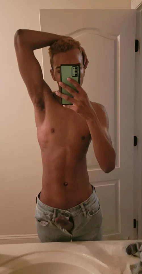 Just got finished with the gym who wants to smell by AgileEquipment8