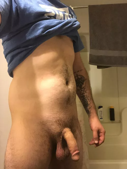 Just got home from work… anyone hungry bc I’m starving! by Finish-Thick