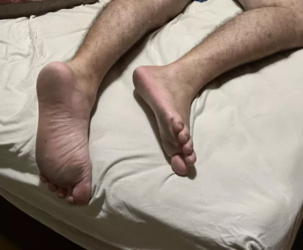 Just got into my brother’s bedroom and I saw this. I couldn’t hold myself. This photo was cropped, there are more to see 👀 by rnb90