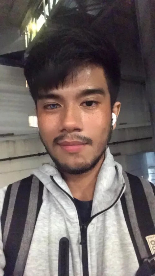 Just got off from work, messing with this heterochromia filter by edcomplex