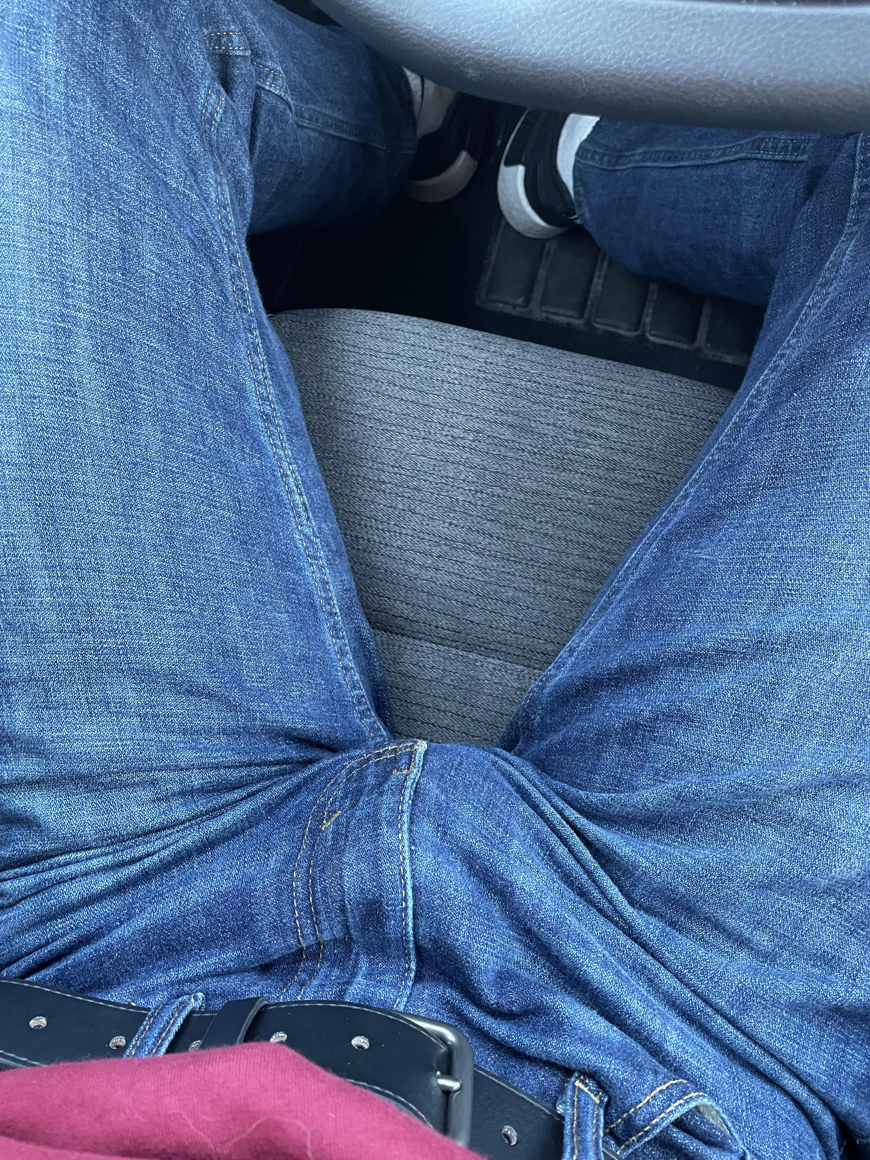 Just got off work. Hmu 😈 posted by Narrow-Gur-5877