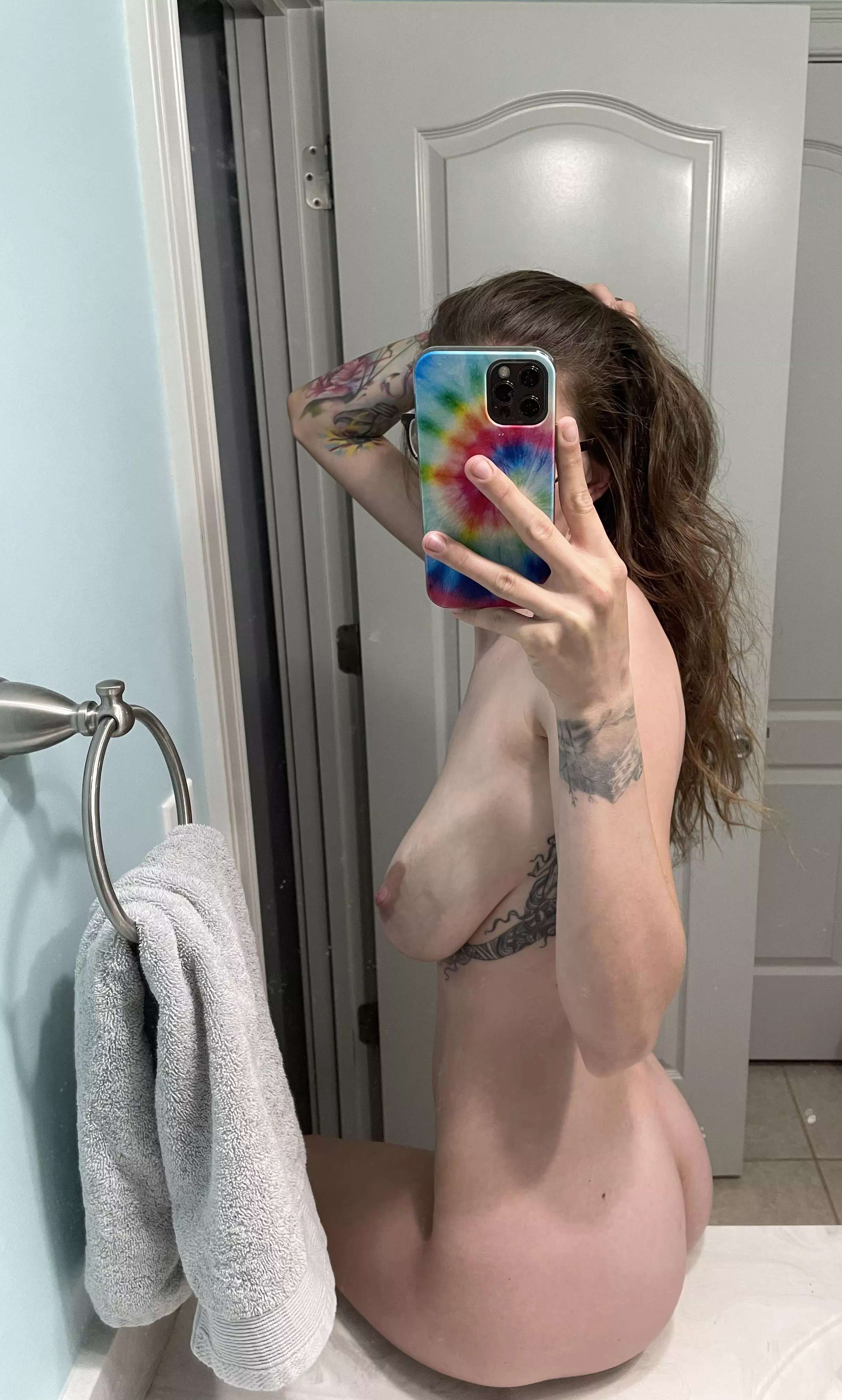 just hanging out posted by br000k33