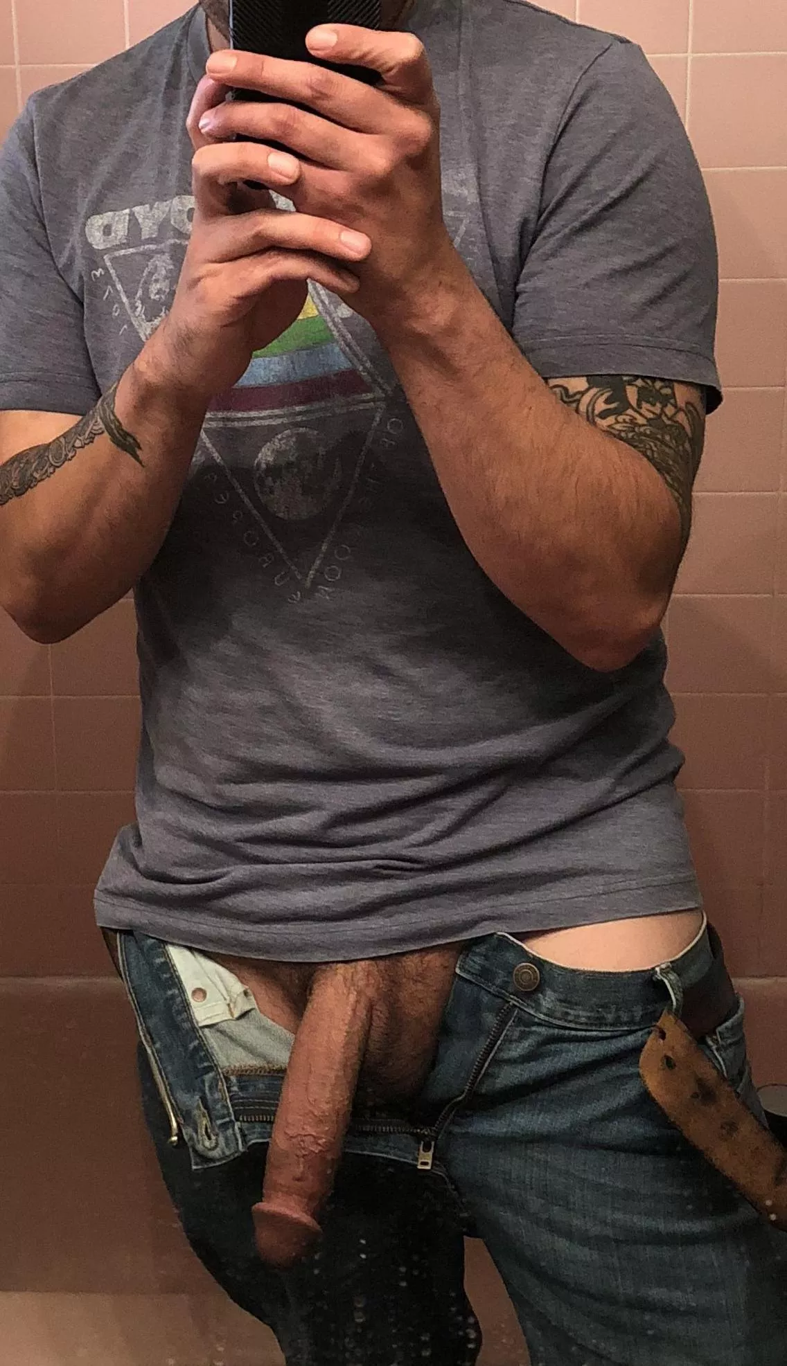 Just hanging out posted by darkwhiskywhitelies