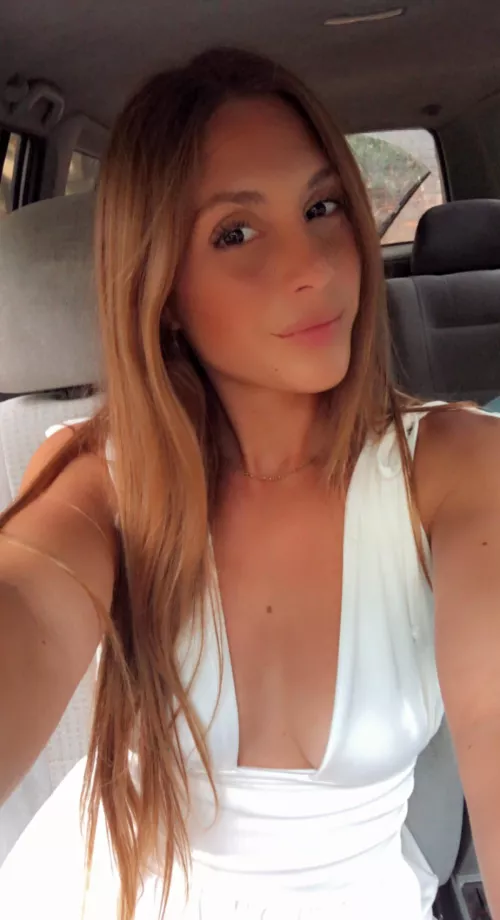 Just heading out for the day, can’t wear a bra in this dress 🤷🏻‍♀️ by Mami-incostarica