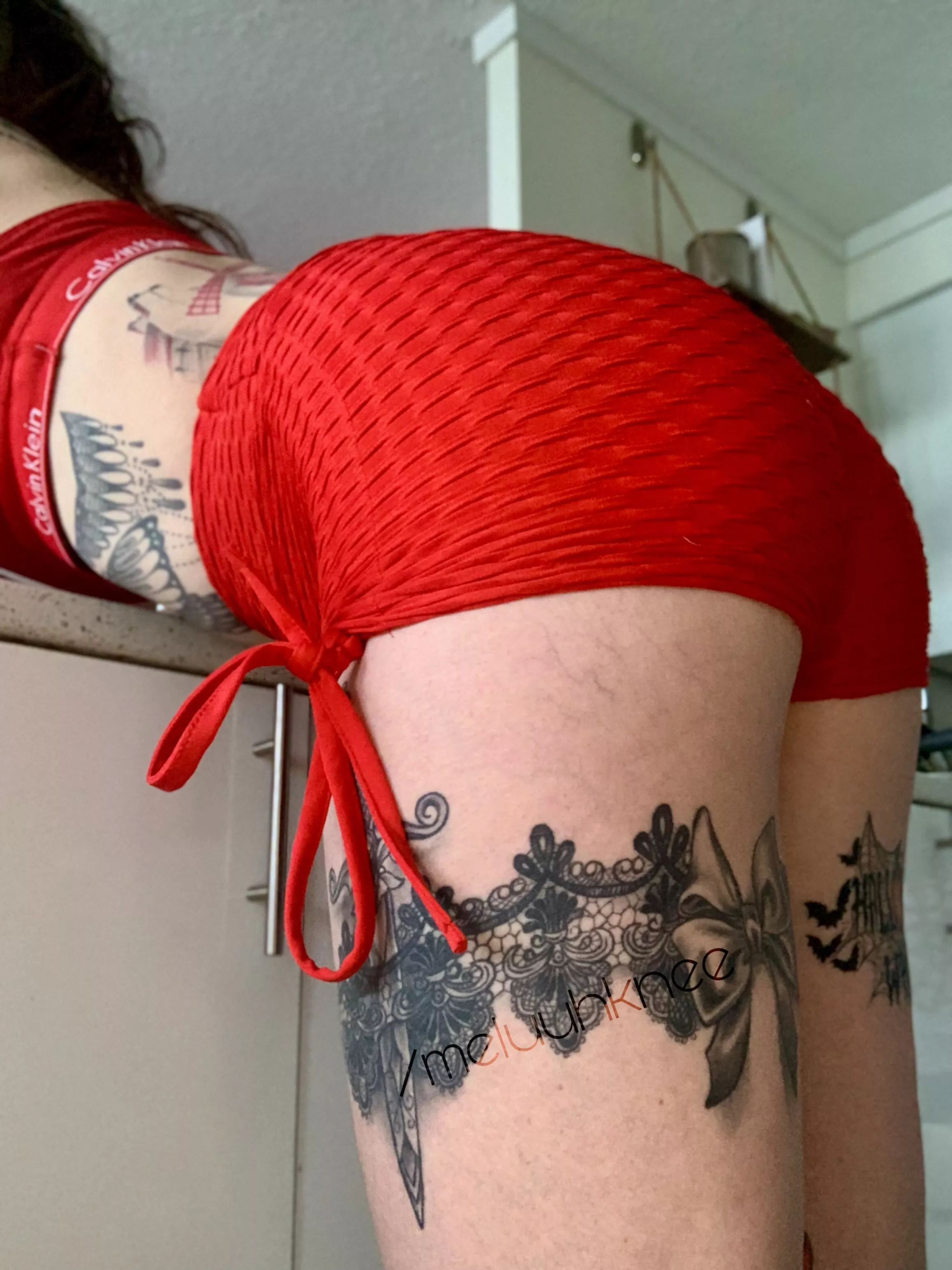 Just hoping to casually distract you from your daily productivity 🥰 posted by meluuhknee