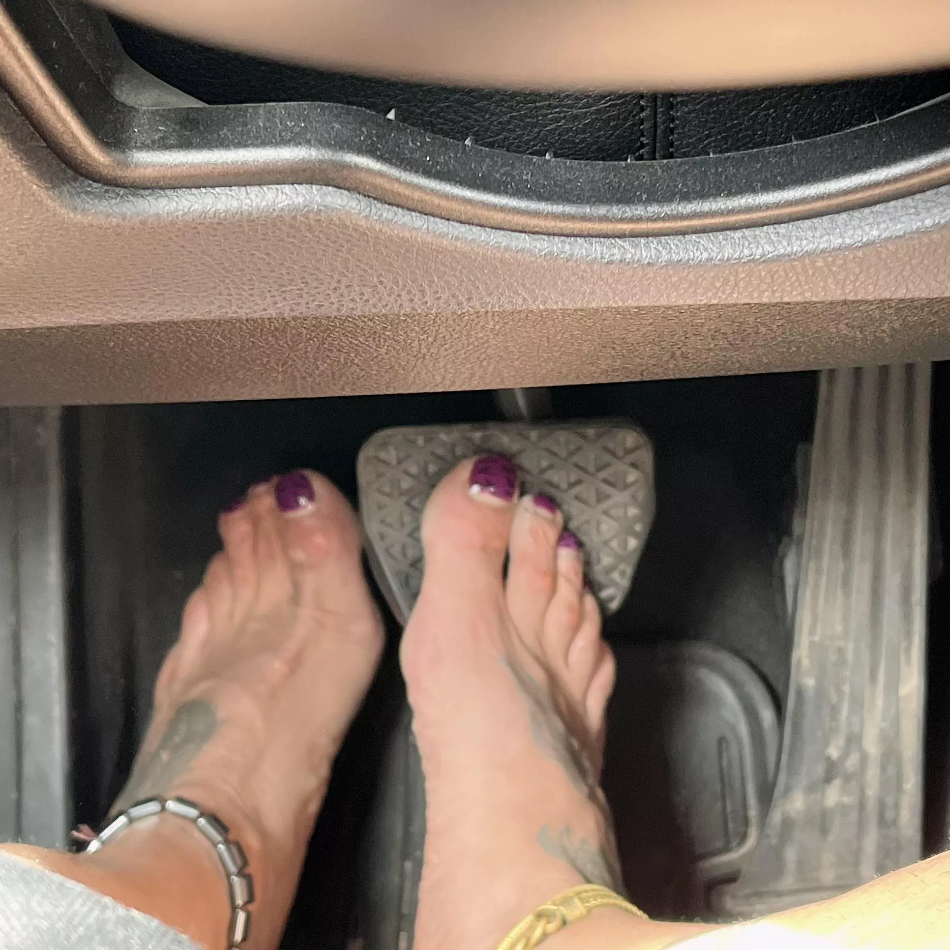 Just love to feel the power from my black beast through my naked feet posted by Ariel88theangel